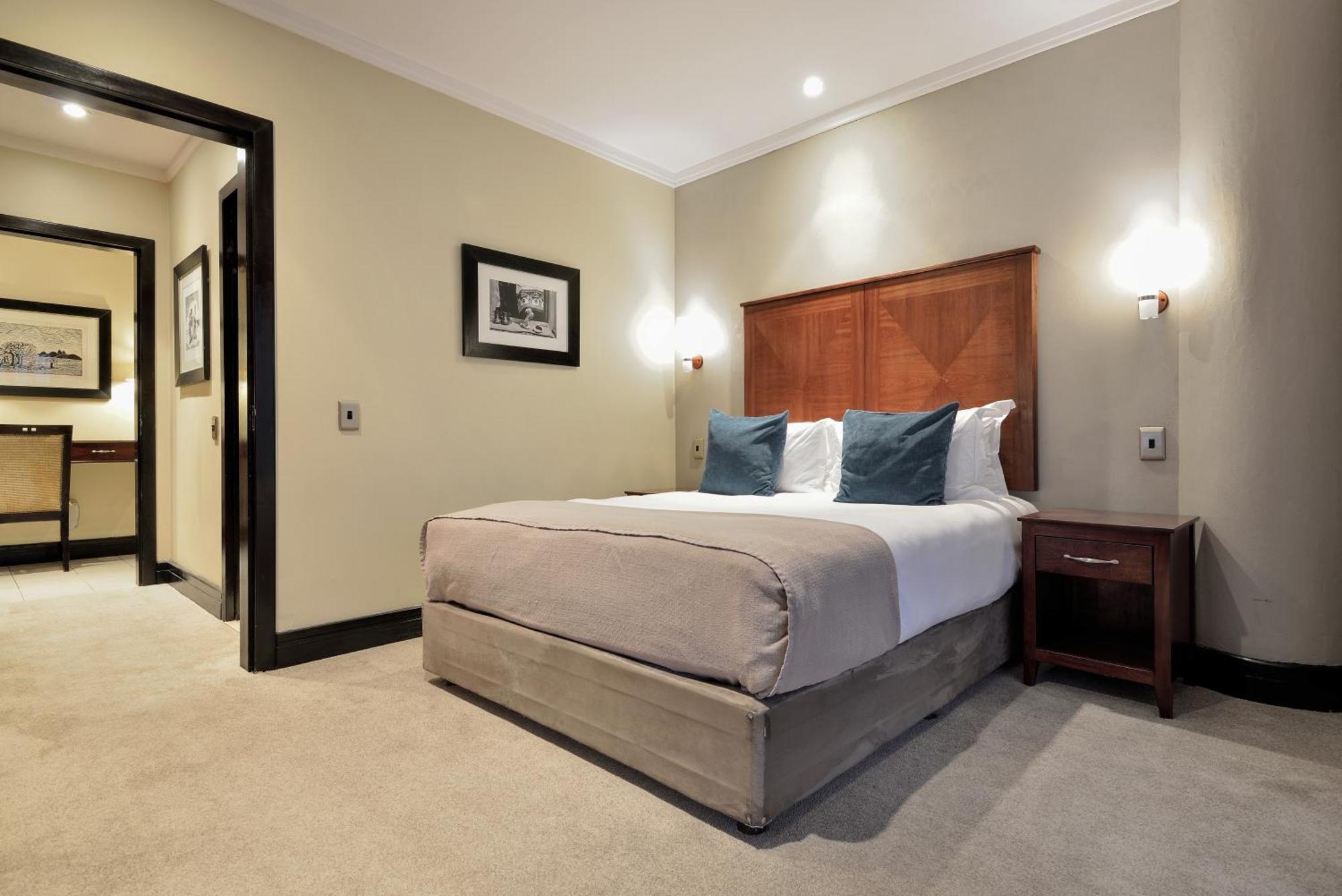 Raphael Suites Johannesburg Exterior photo